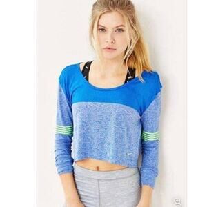 Nike Running Long Sleeve Epic Knit Mesh Crop Top in Medium Blue